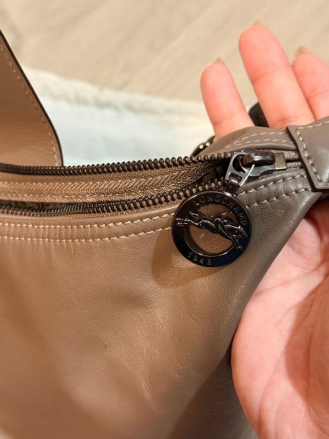 可議)Longchamp LE PLIAGE XTRA hobo半月形單肩包 M 斑鳩灰 牛皮-20
