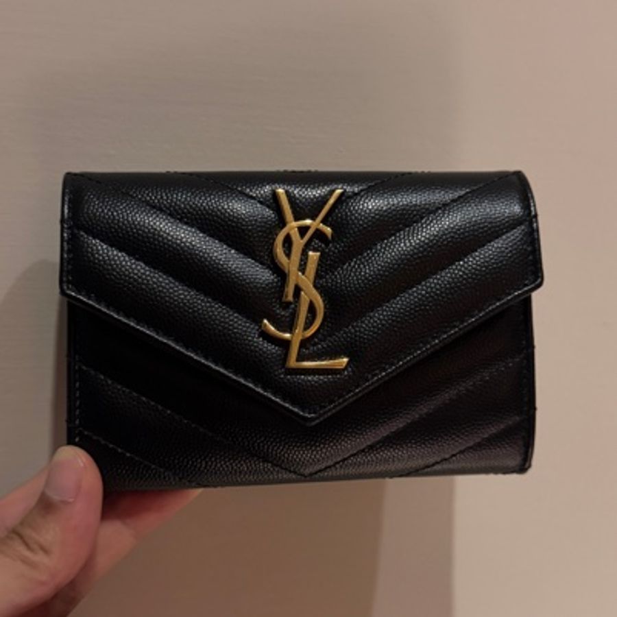 MONOGRAM粒面壓紋皮革小型信封錢包 黑色-5