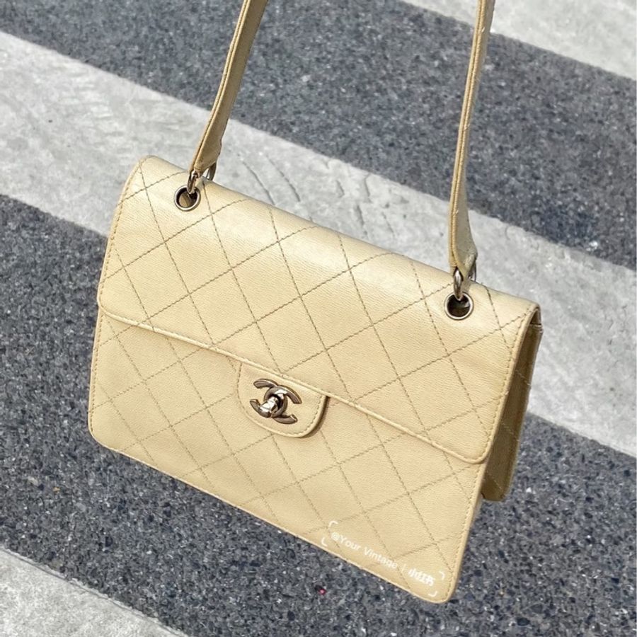 Chanel • 經典奶白色荔枝牛皮銀釦Kelly單肩包-0