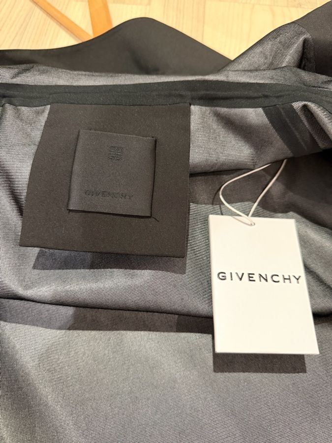 Givenchy Logo Windbreaker 風褸-3