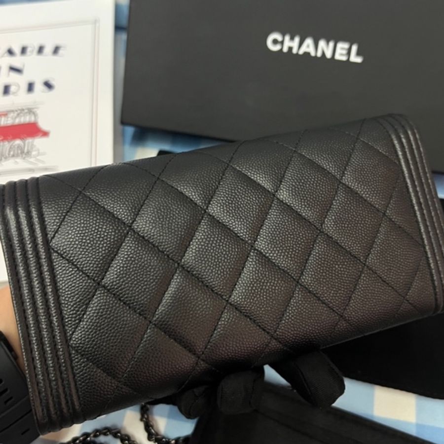 Chanel香奈兒經典Le Boy 全黑荔枝牛皮翻蓋長夾So Black 全配有盒-5