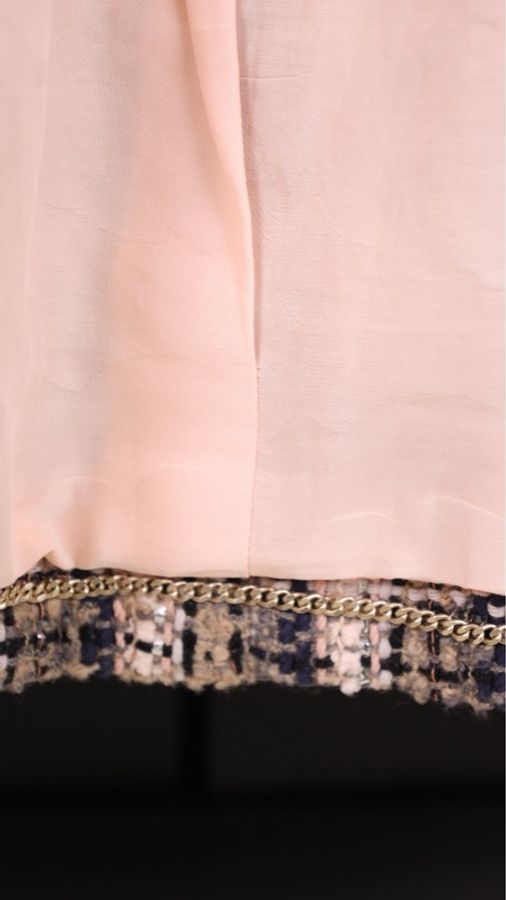 Chanel 19年春夏预告邮轮系列秀款粉棕格纹粗花呢珍珠扣两口袋外套林允同款-15