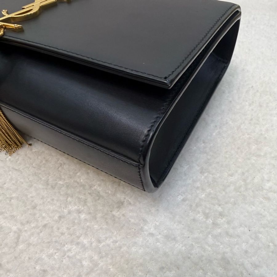 YSL黑金牛皮流蘇下蓋鏈包-9