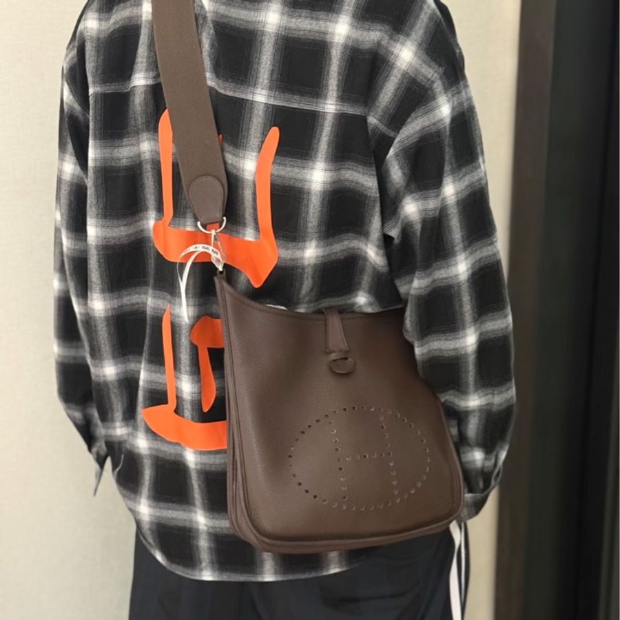 《仙闆名牌精品》Hermes 愛馬仕 Evelyne 29 PM Havana 哈瓦那色 咖啡 肩背包 斜背包 手提包-8