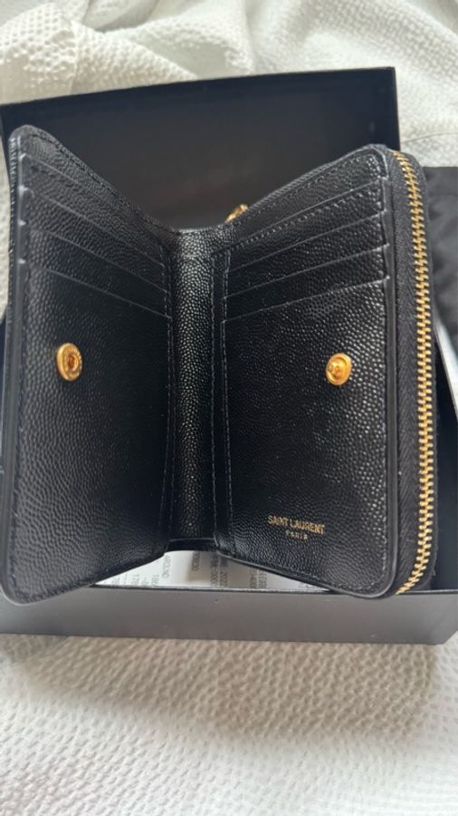 Saint Laurent (YSL) 粒面壓紋皮革小型拉鍊錢包-1