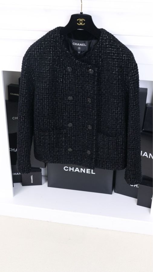 Chanel 22B秋冬预告系列金高银同款黑色丝绒细闪双排扣两口袋外套-2