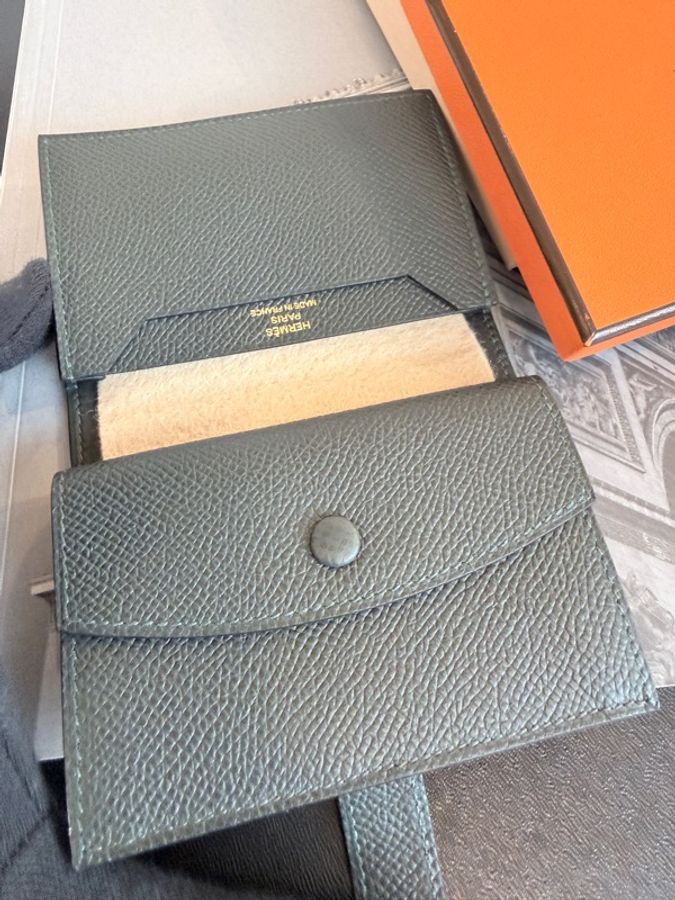 全新✨Hermes✨Bearn 迷你短夾卡夾零錢包 W刻 67祖母綠 櫃上96200-18