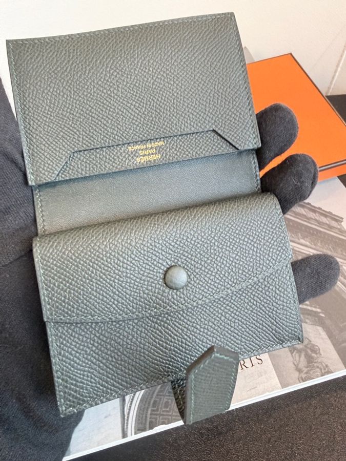 全新✨Hermes✨Bearn 迷你短夾卡夾零錢包 W刻 67祖母綠 櫃上96200-21