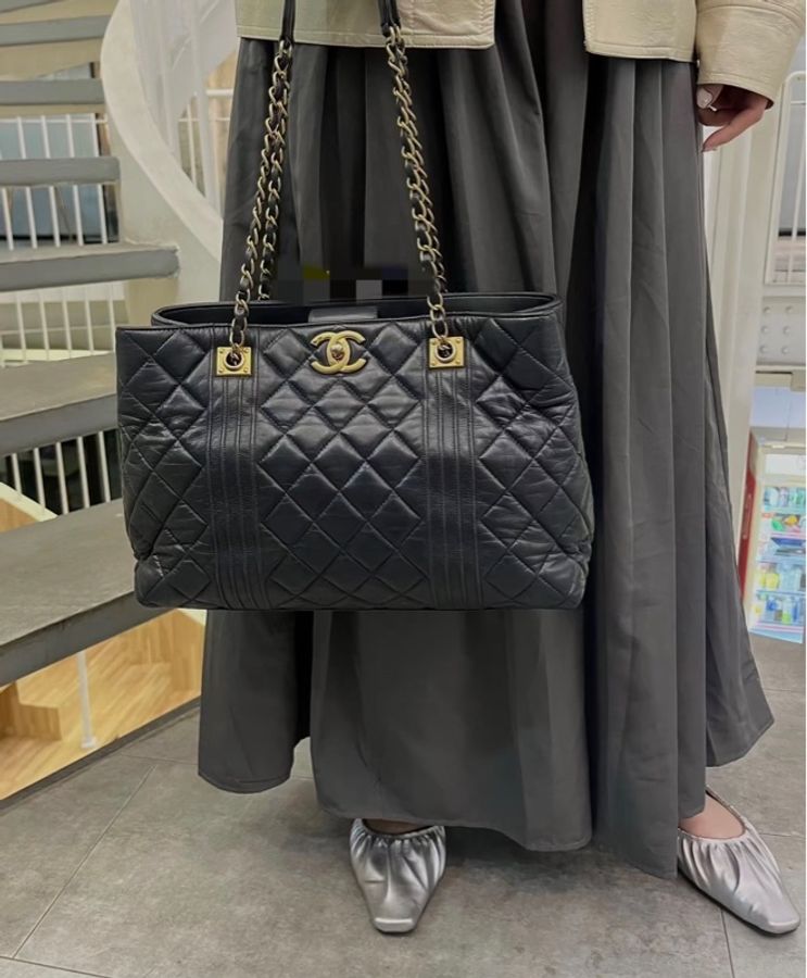 【震撼撿漏👍🏻全網最低價💫】Chanel/香奈儿 黑金Tote包 2026年流行大包 25Bag平替-2