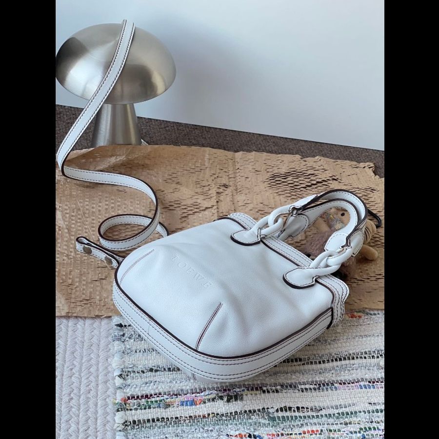 loewe羅意威白色小號紐結手拎斜挎包-6