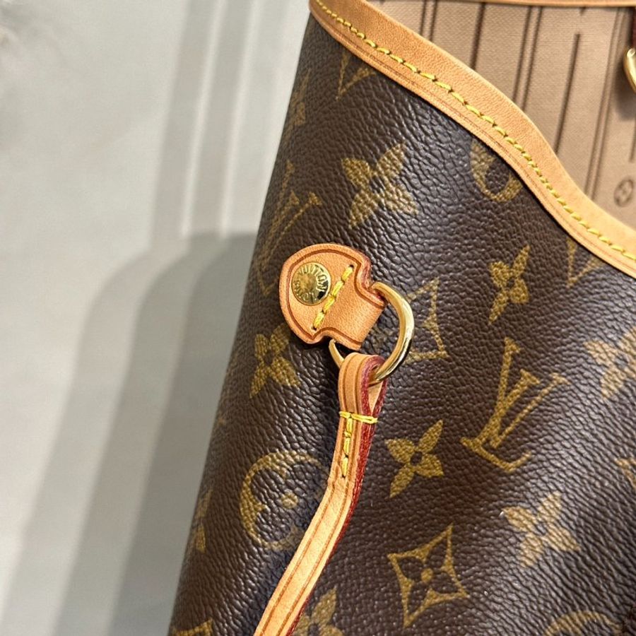 LOUIS VUITTON Neverfull Tote - GM-9