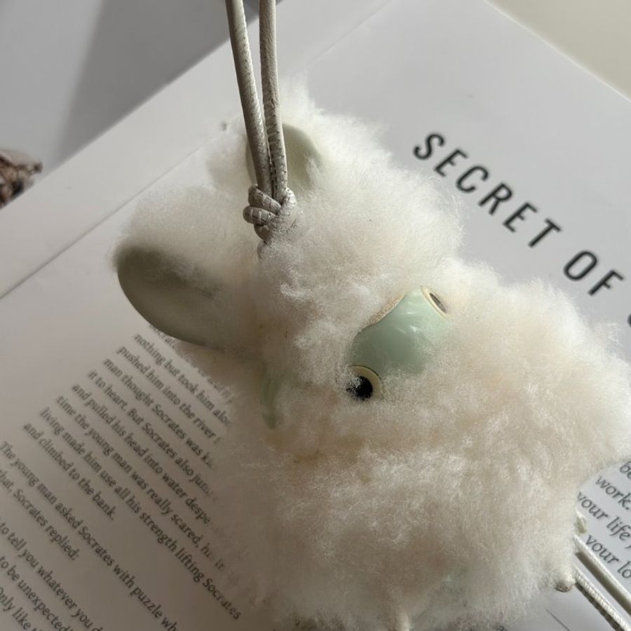 LOEWE 雪兔小精靈吊飾-1