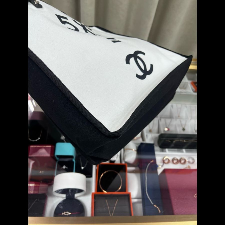Chanel tote 黑白帆布-11
