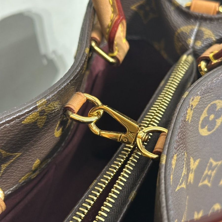 LOUIS VUITTON Montaigne BB-8