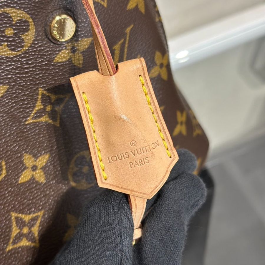 LOUIS VUITTON Montaigne BB-10