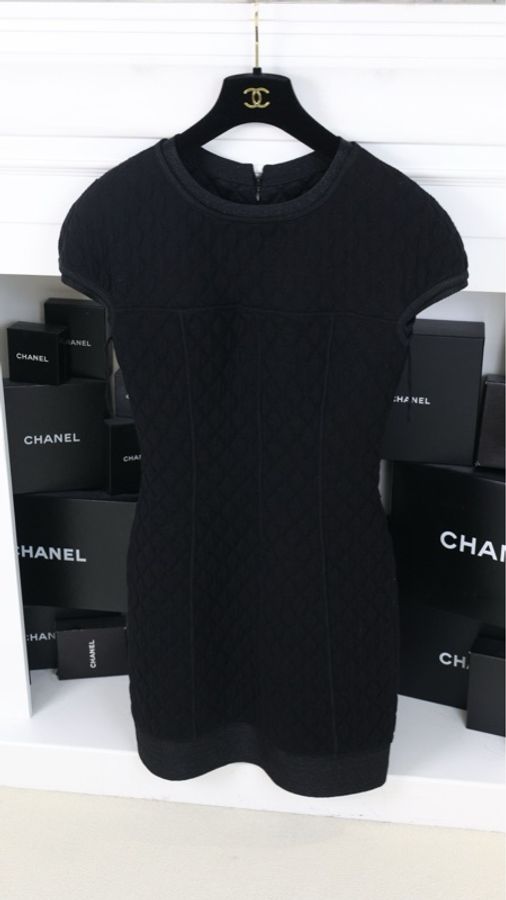 Chanel 13年秋冬高级系列黑色菱格纹无袖连衣裙-26