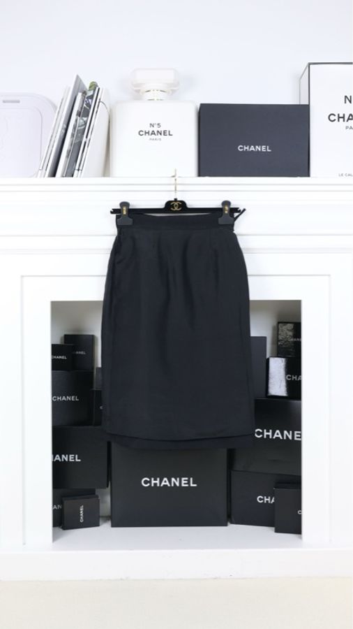Chanel 90年秀款黑色翻领珍珠两口袋外套半裙套装FR38 24.5-7