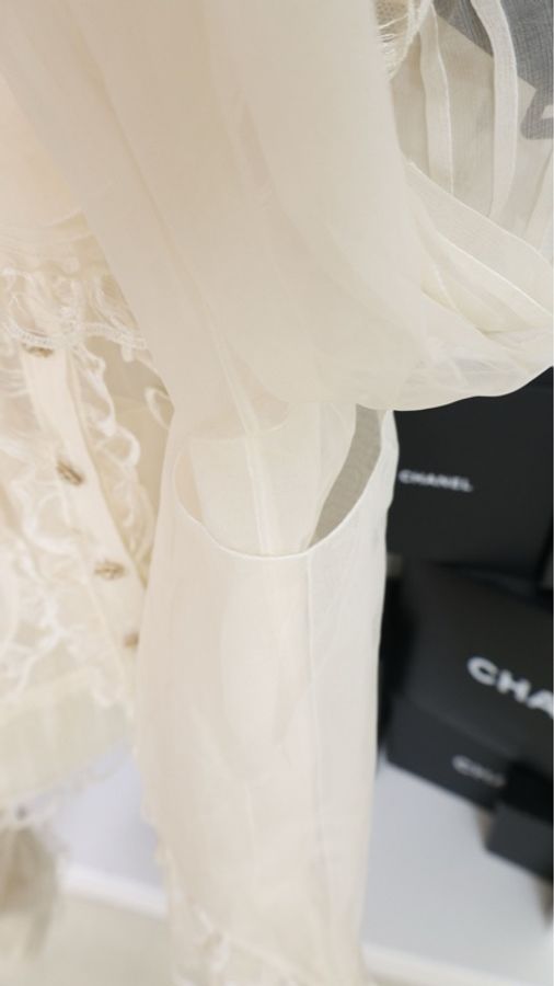 Chanel 08年高级手工坊系列奶白色重工蕾丝花边长袖衬衫-11