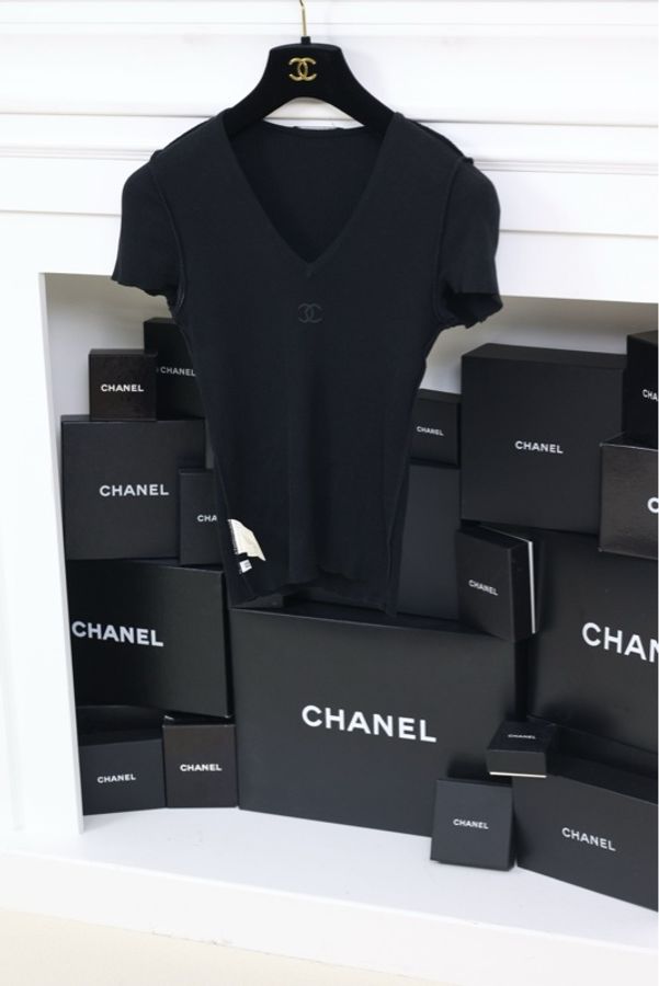 Chanel1995年黑色V领针织短袖-5