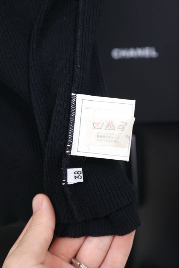 Chanel1995年黑色V领针织短袖-12
