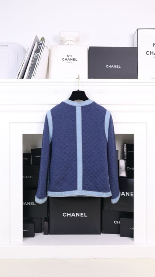 Chanel 20P春夏预告蓝色丹宁牛仔菱格纹钻扣四口袋外套-1