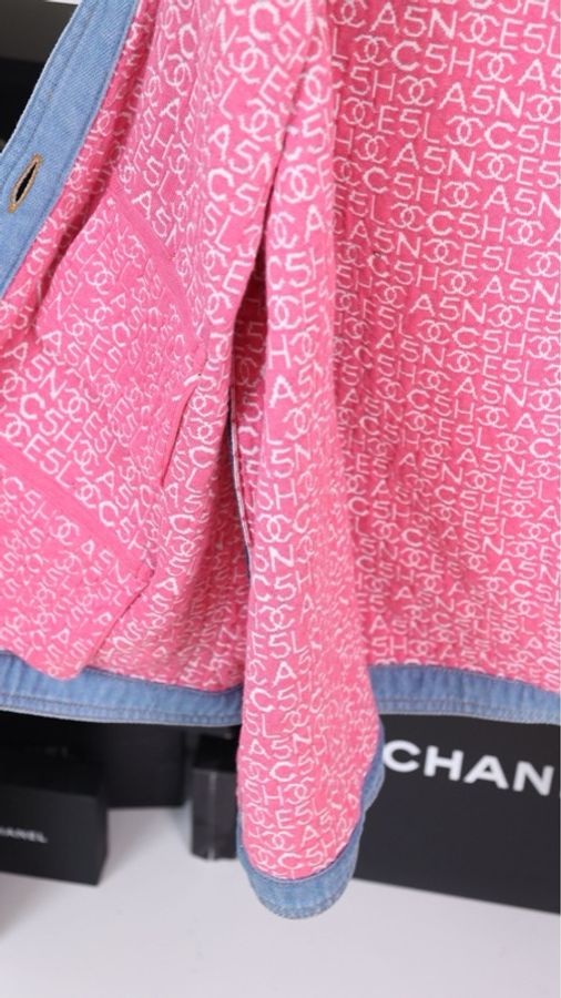 Chanel 20P春夏预告蓝色丹宁牛仔菱格纹钻扣四口袋外套-26