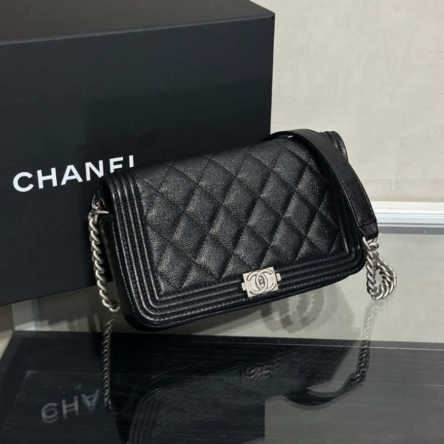 CHANEL Boy粒面牛皮手機包 - 黑銀-1