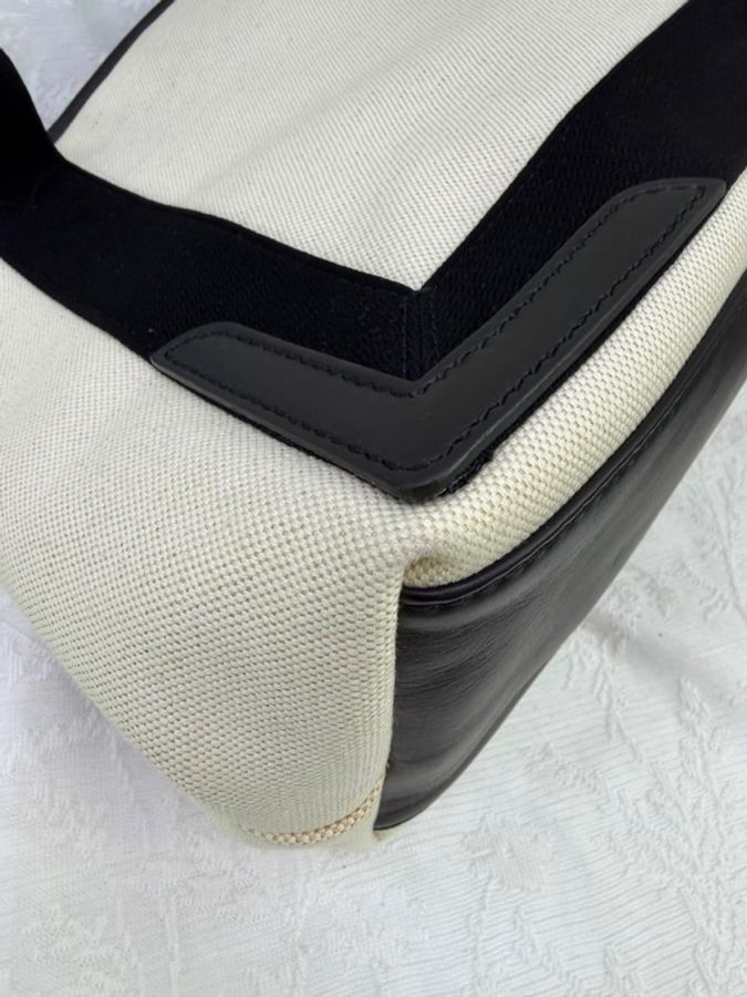 這款 Balenciaga Navy Cabas 手袋-2