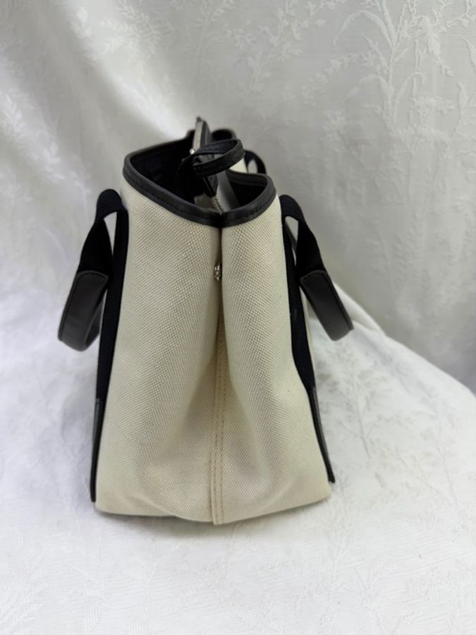 這款 Balenciaga Navy Cabas 手袋-4