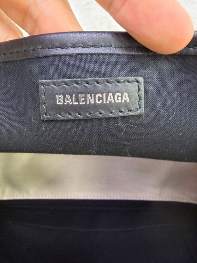 這款 Balenciaga Navy Cabas 手袋-9