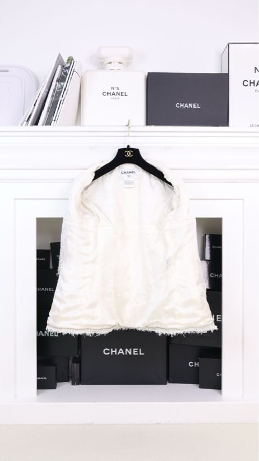 Chanel 09年春夏系列秀款黑白流苏滚边圆领两口袋外套半裙套装FR40 24/5-3