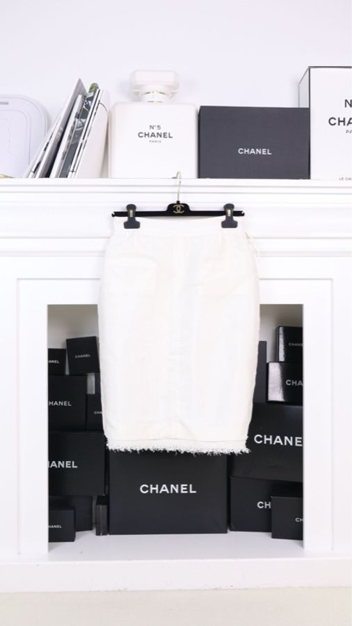 Chanel 09年春夏系列秀款黑白流苏滚边圆领两口袋外套半裙套装FR40 24/5-8