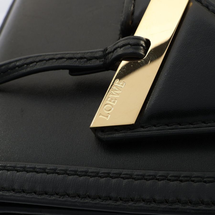 LOEWE 羅威 Barcelona 肩背包 黑色 牛皮-10