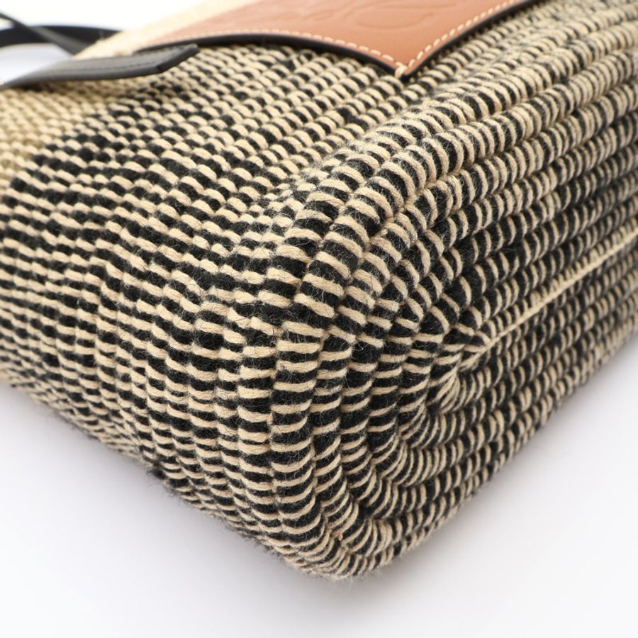 LOEWE 羅威 Small Square Basket 肩背包 米/黑色 羊毛編織 牛皮 A223099X04-7