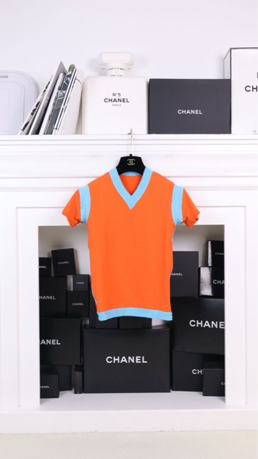 Chanel 02年运动方标系列橘蓝拼色短袖上衣-1