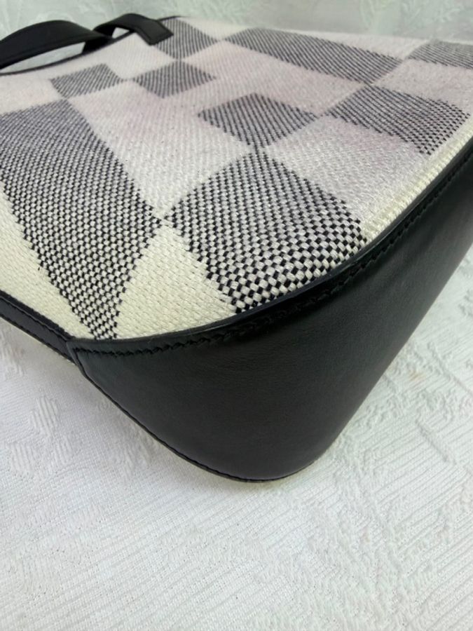 這是一款愛馬仕（Hermès）Cabas H En Biais 27 手袋-3