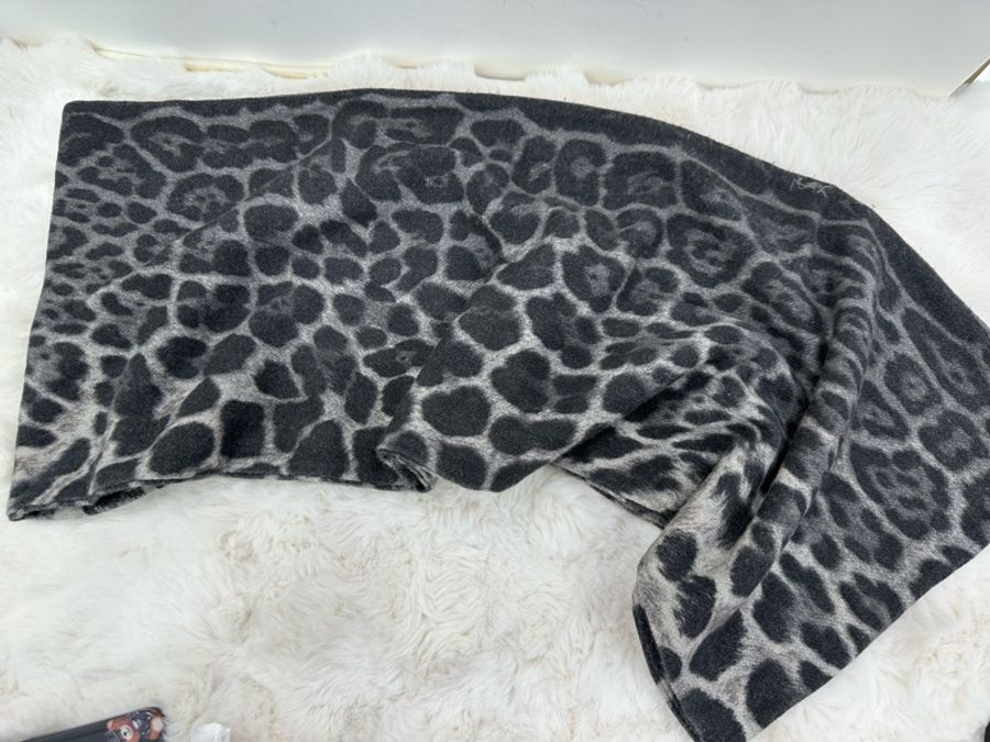 YSL聖羅蘭SAINT LAURENT羊毛豹紋印花方巾 圍巾-1