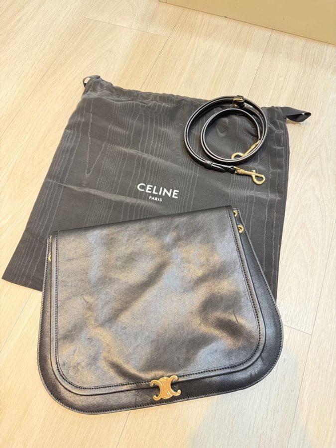 2026 最新款 CELINE SOFT TRIOMPHE BESACE 手袋 黑色-4