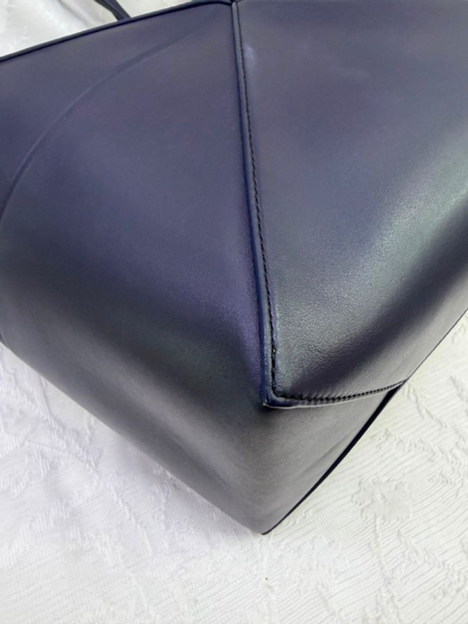 Loewe 的藍色亮面小牛皮 Puzzle Fold 手袋-1