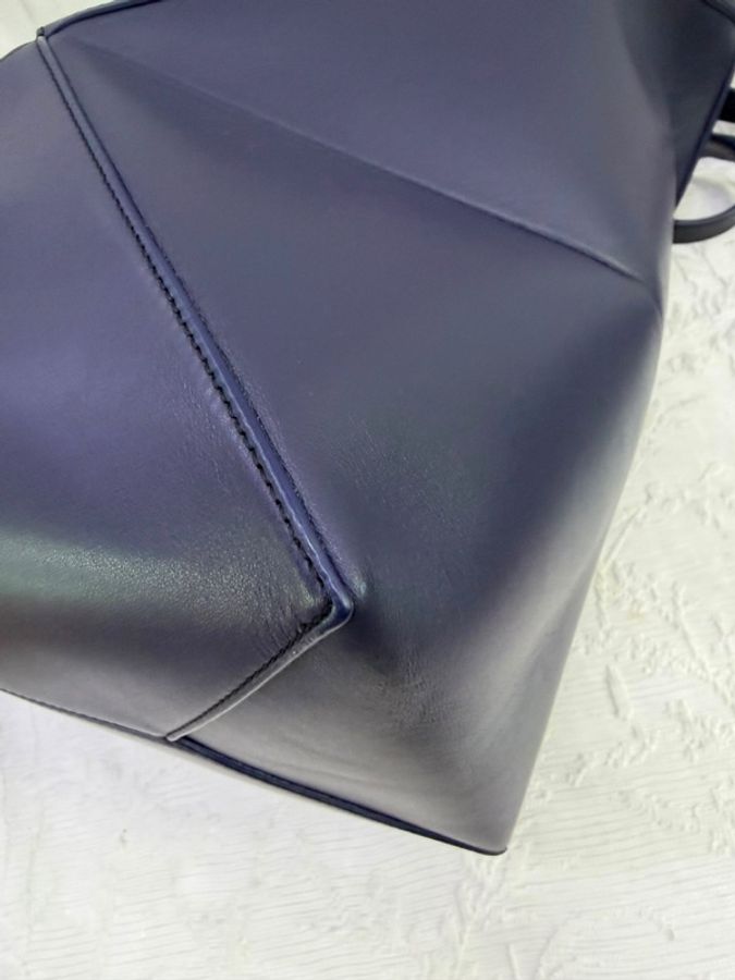 Loewe 的藍色亮面小牛皮 Puzzle Fold 手袋-6