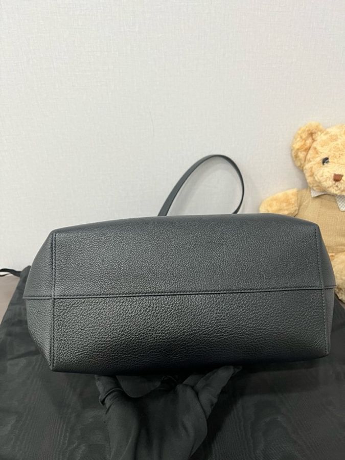 Celine 賽琳 黑色anais粒面牛皮托特包 24編碼 30*29-4