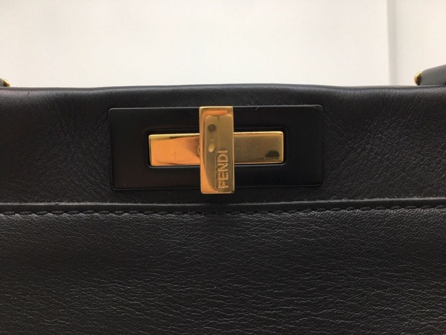 芬迪/Fendi  peekaboo中號 黑色光面牛皮金扣 手提單肩用兩包 33*25.5*10-7