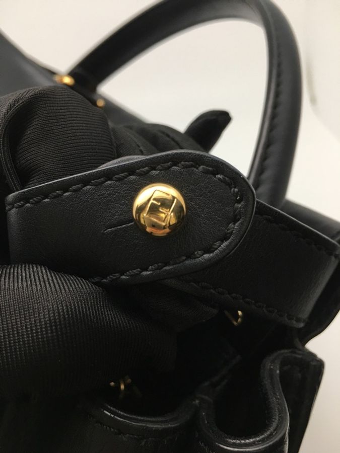 芬迪/Fendi  peekaboo中號 黑色光面牛皮金扣 手提單肩用兩包 33*25.5*10-14