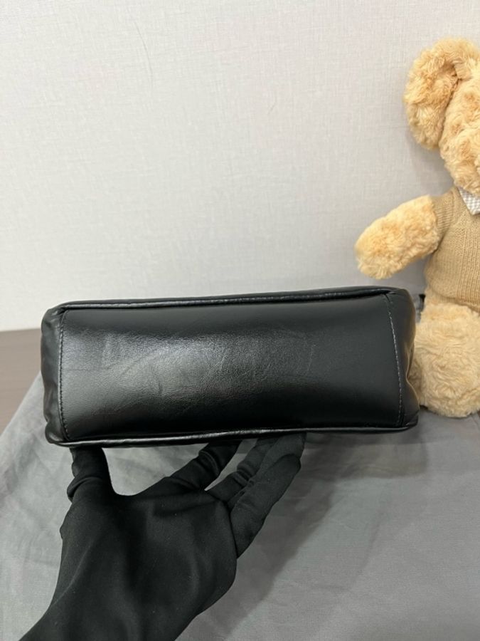 Balenciaga 巴黎世家 黑金Monaco雲朵腋下包 25*18-3