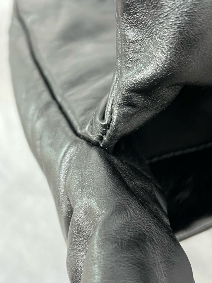 Balenciaga 巴黎世家 黑金Monaco雲朵腋下包 25*18-14