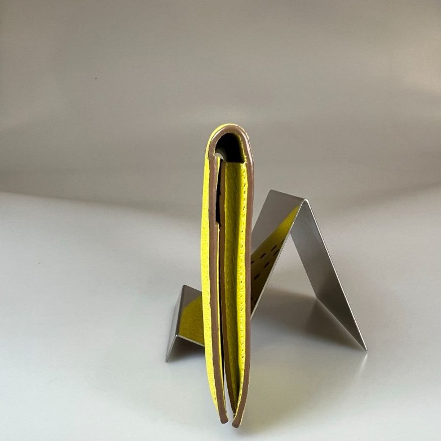 HERMES □O刻 檸檬黃洞洞對折長夾-2