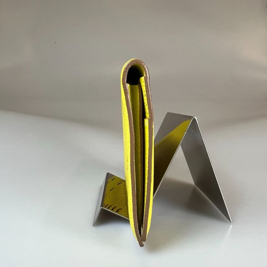 HERMES □O刻 檸檬黃洞洞對折長夾-3