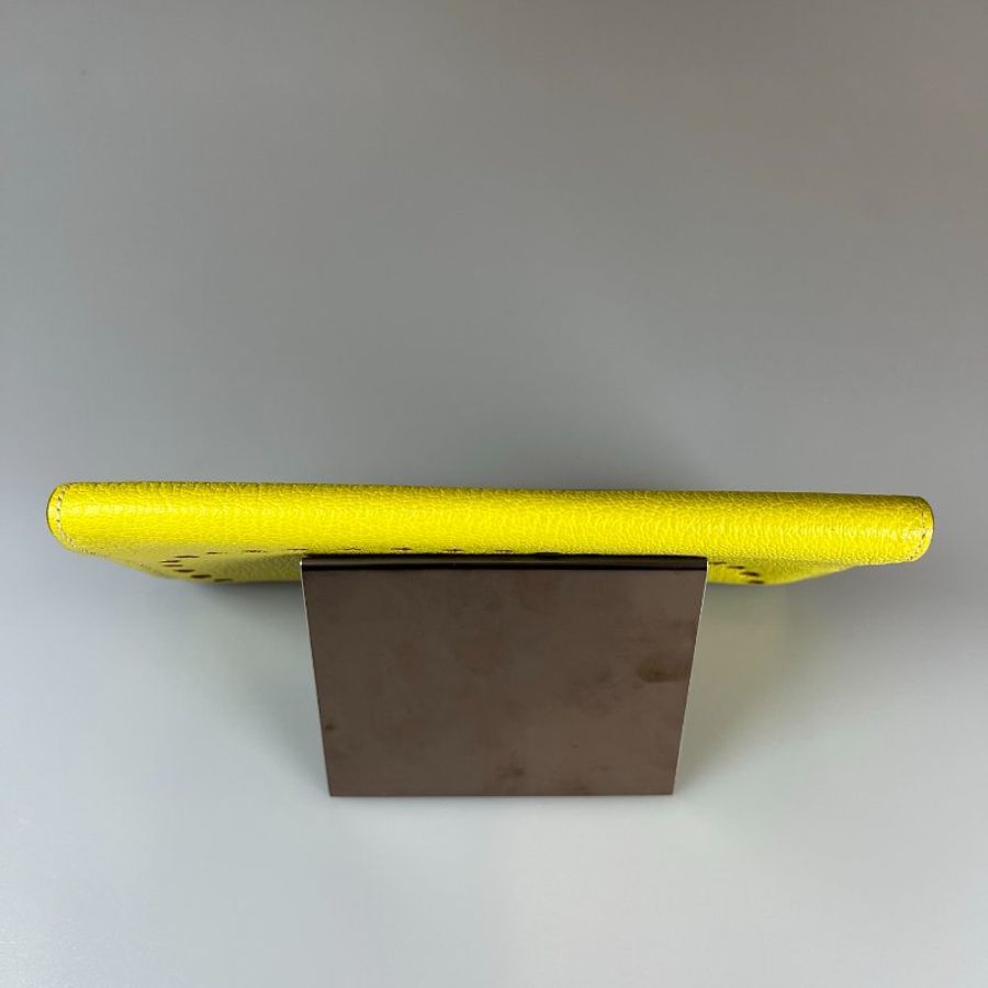 HERMES □O刻 檸檬黃洞洞對折長夾-4