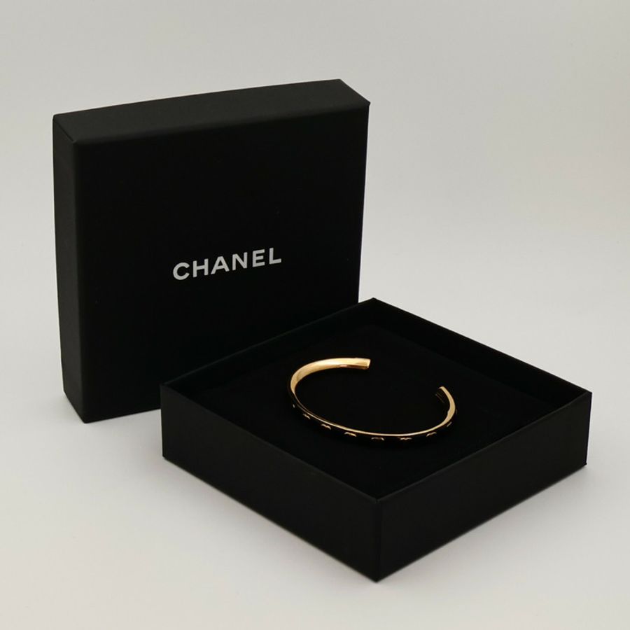 CHANEL 金屬/琺瑯CC Logo Cuff Bracelet手鐲-8