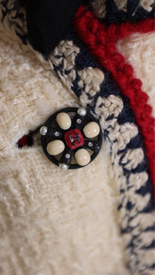 Chanel 06年高级手工坊系列奶白色蓝红滚边琉璃扣四口袋外套-8